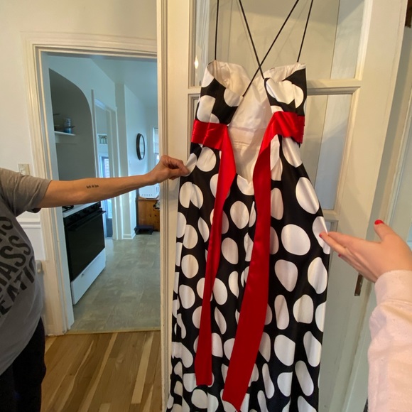 Satin black & white polka dot gown with red accent - Picture 2 of 4
